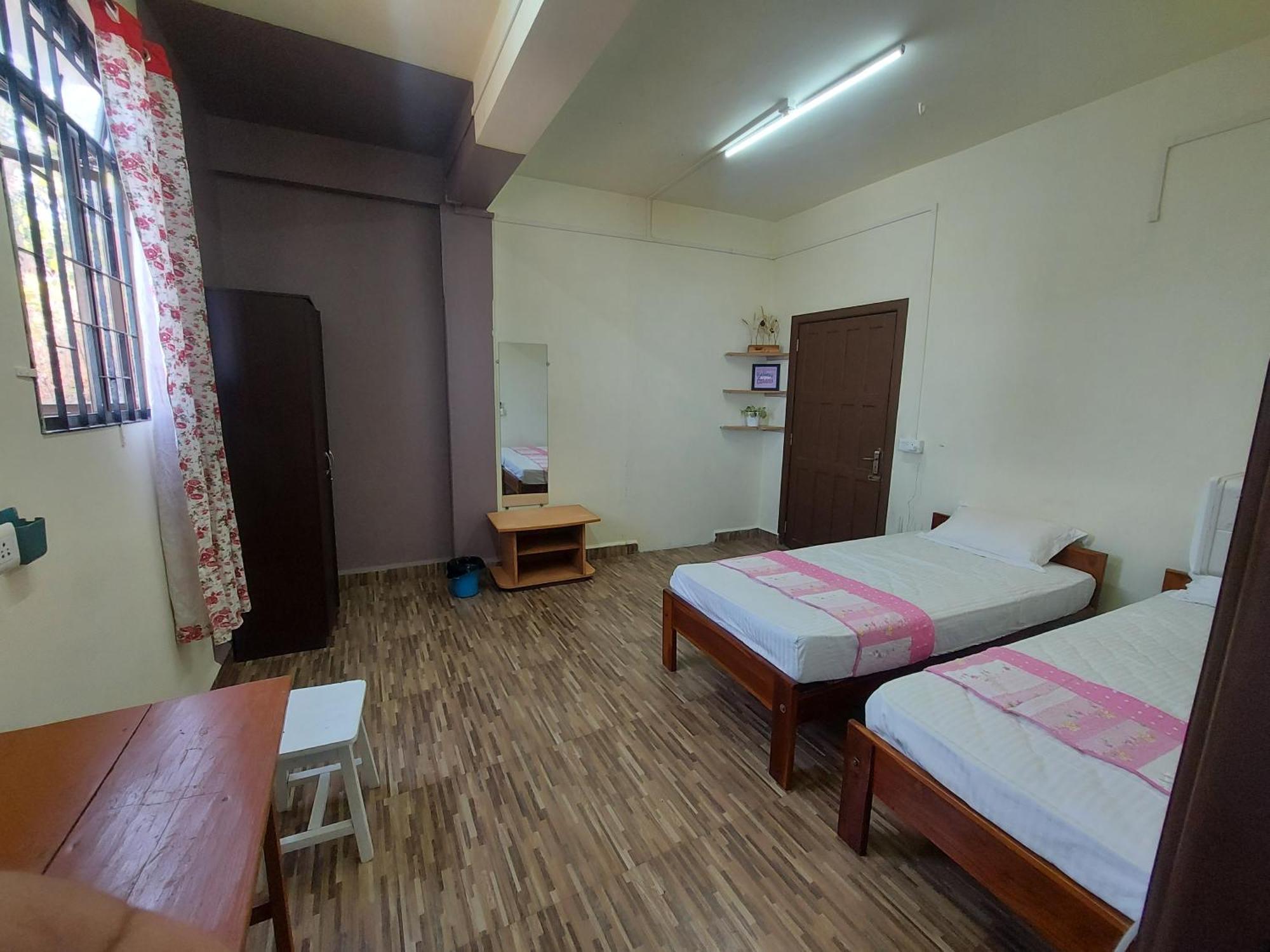 Giftland Homestay Āīzawl Екстериор снимка